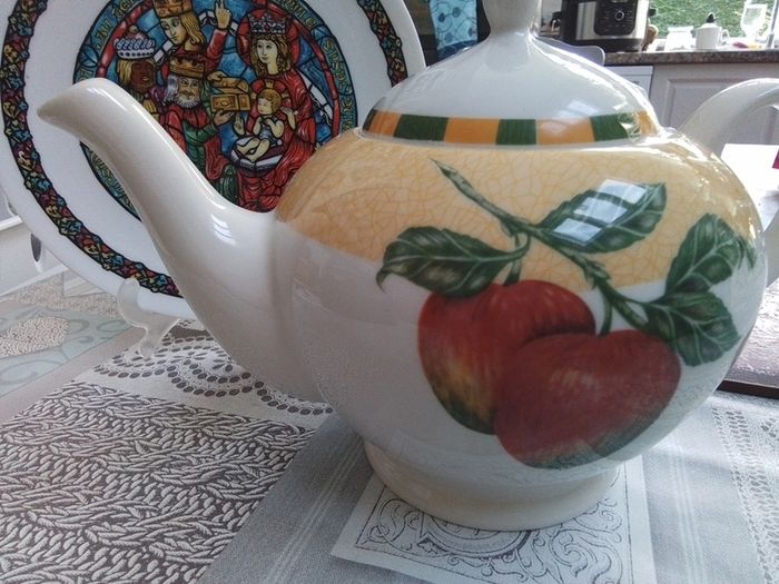 Large Churchill Teapot