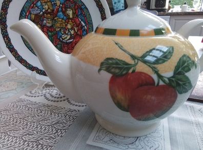 Large Churchill Teapot