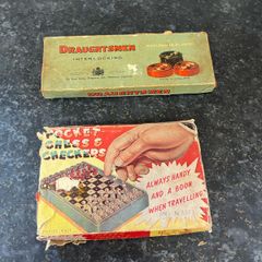 Chad valley draught set / vintage chess travel set