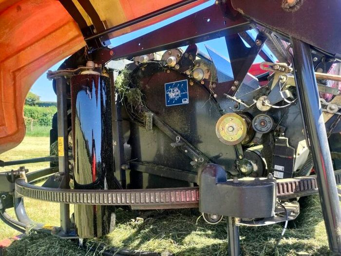 Round baler