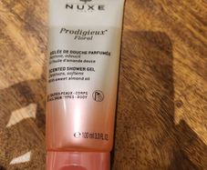 Nuxe Prodigieux floral shower gel