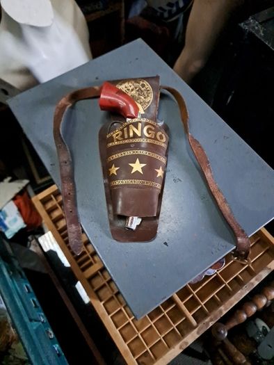 Vintage Cowboy Gun @ Leather Holster