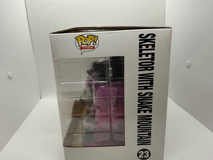 Masters Of The Universe Motu Funko Pop Vinyl #23 Skeletor With Snake Mountain