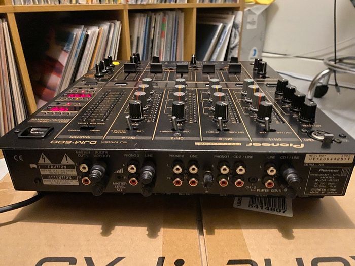 Pioneer DJM 600 Professional Mixer
