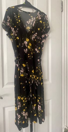 Ladies Wallis dress