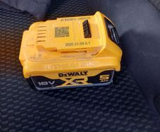 Dewalt Battery 5amp 18v