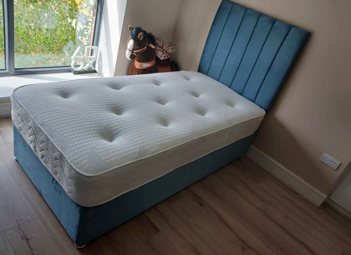 Single bed different headboards different Colors