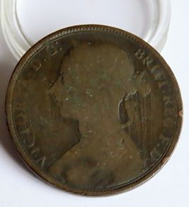 1890 Queen Victoria  'Bun Head Penny' bronze coin