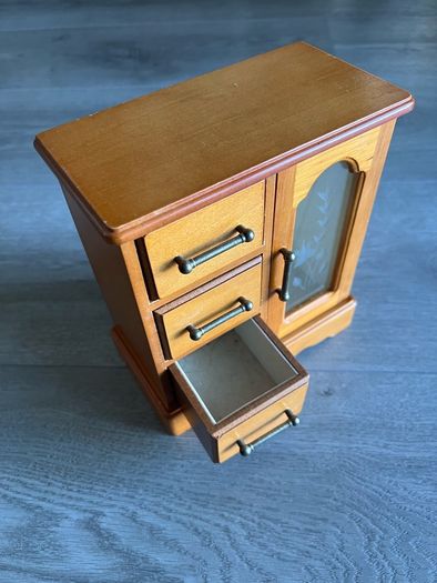 vintage wooden jewellery box