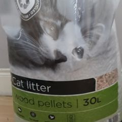 70 Litres of Agriselect Wood Pellet Recycled Non Clumping Wood Cat Litter