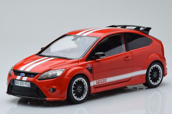 Ford Focus RS mk2 Le Mans Edition 2010 New in Box 1/18
