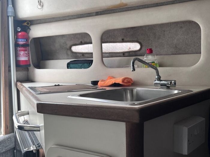 Boat - SeaRay Sports Cruiser - 4 berth