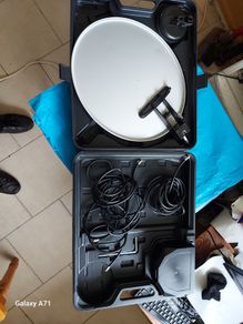 Satellite Dish with accessories in case, in excellent condition