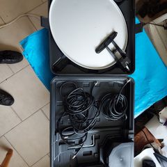 Satellite Dish with accessories in case, in excellent condition