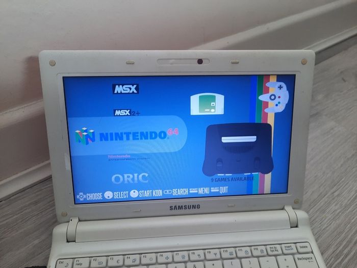 Samsung netbook with Retro gaming Operating system