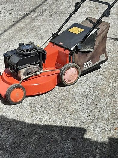 push lawnmower petrol