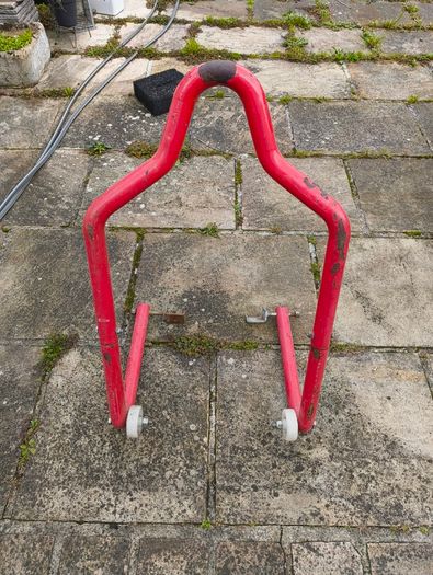Rear paddock stand