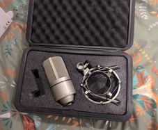MXL 990 Condenser Microphone + Shock Mount + Case