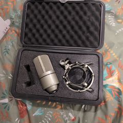 MXL 990 Condenser Microphone + Shock Mount + Case