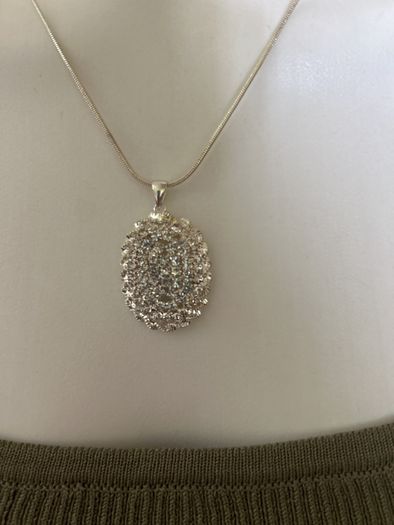 Silver tone sparkling necklace