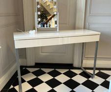 Vanity desk