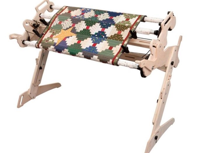 Hand quilting frame