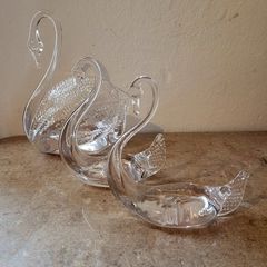 Vintage graduated trio of blown glass swans