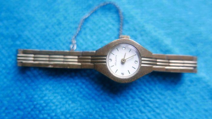 Vintage Atlanta Ladies Watch Tested And Works (good condition)