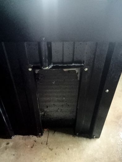Metal Dog house insulated