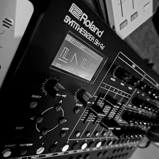 Roland SH4D