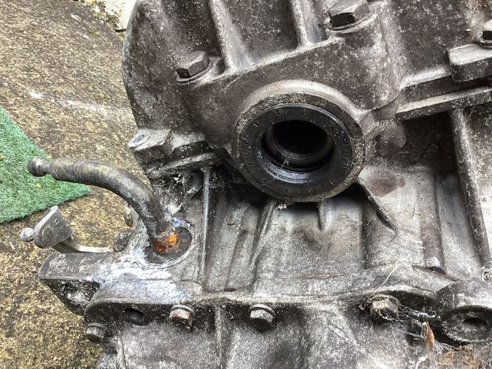 Gearbox for Reconditioned. Citroen Berlingo, Peugeot Partner, 1.6HDi Diesel Engine, with 5 speed gearbox (Suits 2010 - 2018 Models.)
