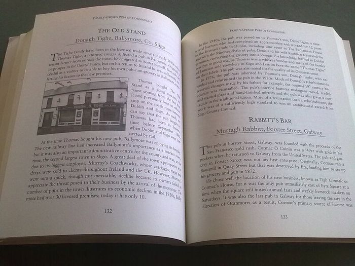 The story of the Irish pub Ireland History + profiles of 100 oldest family pubs