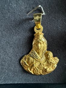 18ct pendant 2.91 grams