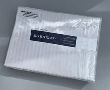 Sheridan Tailored Quilt Cover Set  ( double bed ) As New