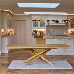 Laura James Amelia Oak Extendable Dining Table - Brand New