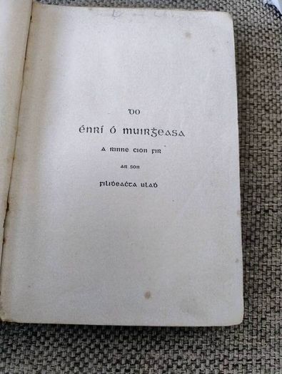 Filidheacht na nGaedheal Notai 1940 Irish Poetry Notes by Padraig O Canainn hardback in well used condition with all pages intact FREE STANDARD POSTAGE INCLUDED