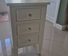 2 brand new bedside lockers