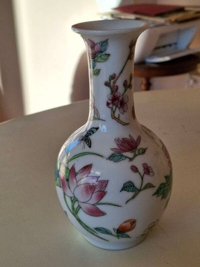 China  - Chinese/ Japanese Vase