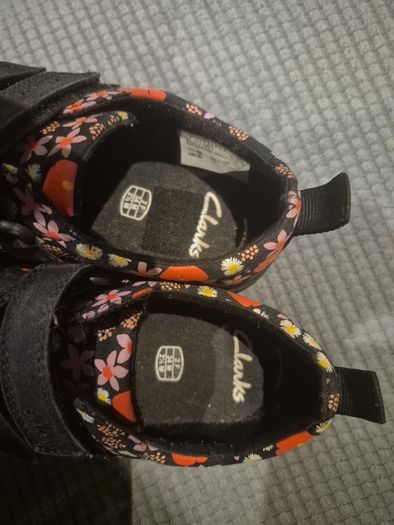 Girls canvas shoes