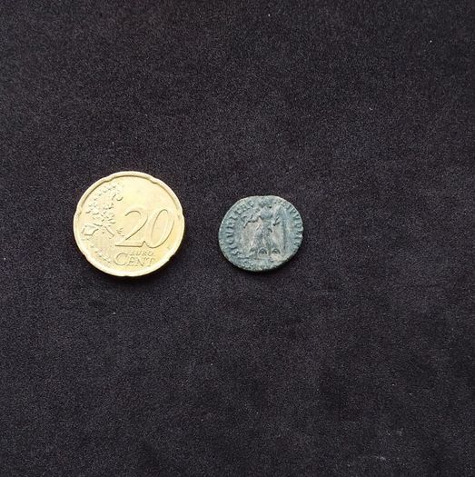 Roman Coin : Emperor Valens , 364-378 AD , Hammered