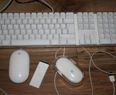 Apple accessories (25 each)