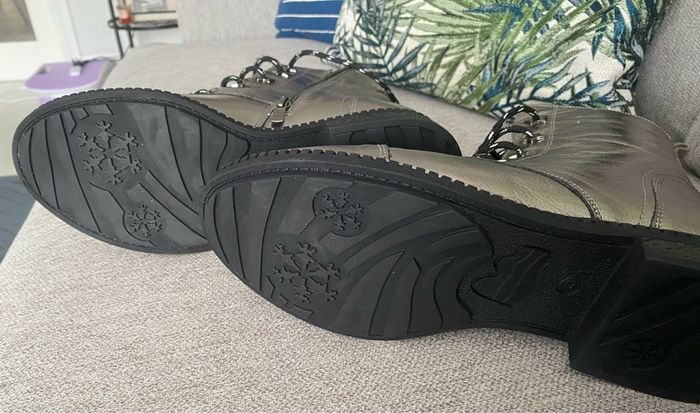 Boots Cinders Shoe Heaven size 40