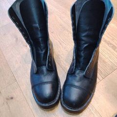 Vegetarian Solovair Boots Size Nine