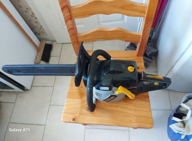 TITAN 20 Inch Petrol Chainsaw, Model TTL760CHN, not tested, excellent cosmetic condition