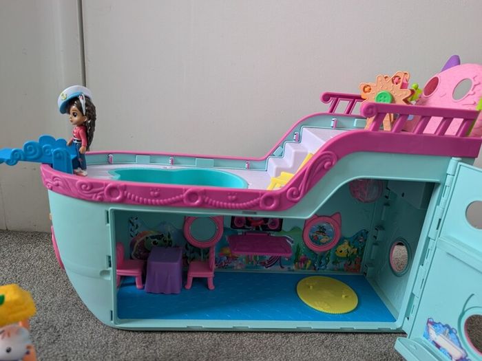 Gaby dollhouse boat
