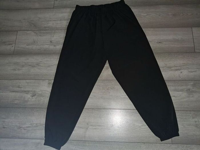 x4 Bundle - Brand New Womens Mixture Bundle - Size - XXL - Smaller Fit More A Size - U.K.16 - x3 Bundle - Bottoms - RRP - 49.74 & x1 - T-Shirt - RRP - 80.00 Dollars = RRP - 125.00+