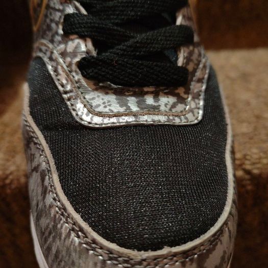 Trainers, size 6