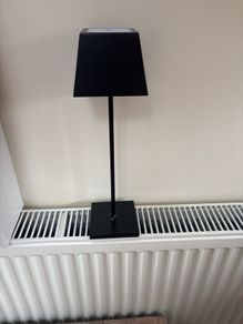Blacj Touch lamp chargeable