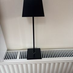 Blacj Touch lamp chargeable