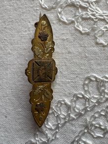 gold plated Victorian bar brooch 3.5g